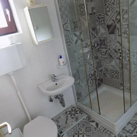 شقة In - Balaton 20030 *