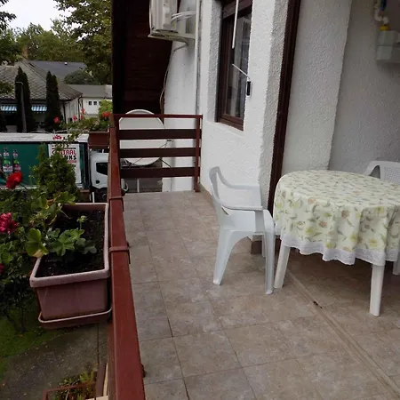 In - Balaton 20030 شقة